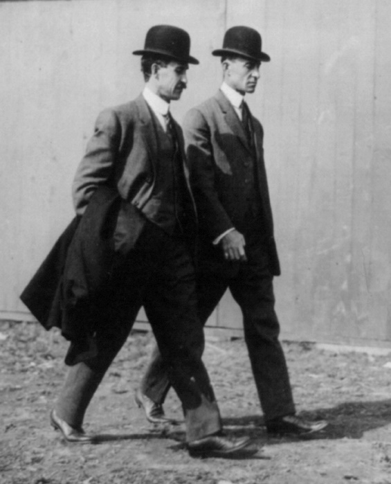 Wright_Brothers_in_1910